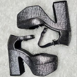 Jeffrey Campbell Jeneve Platform Heels Size 10 silver